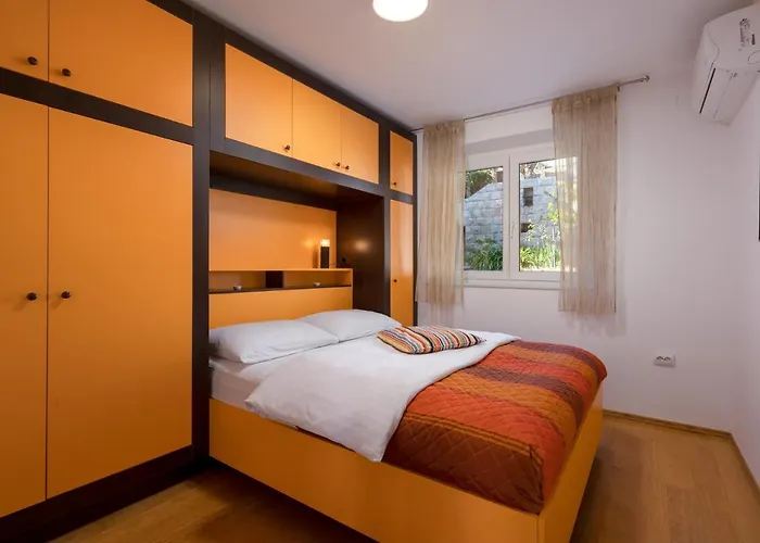 Apartments Banje Beach